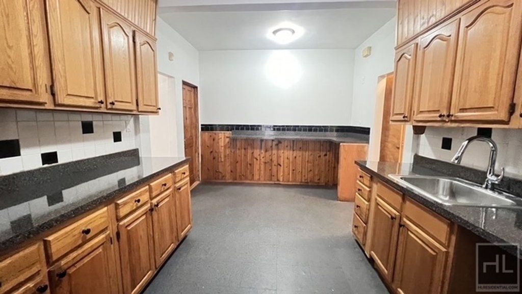 1269 Remsen Avenue, Unit 1 photo 2