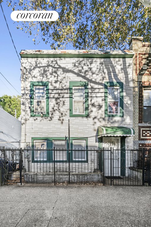 835 Pine Street – For Sale