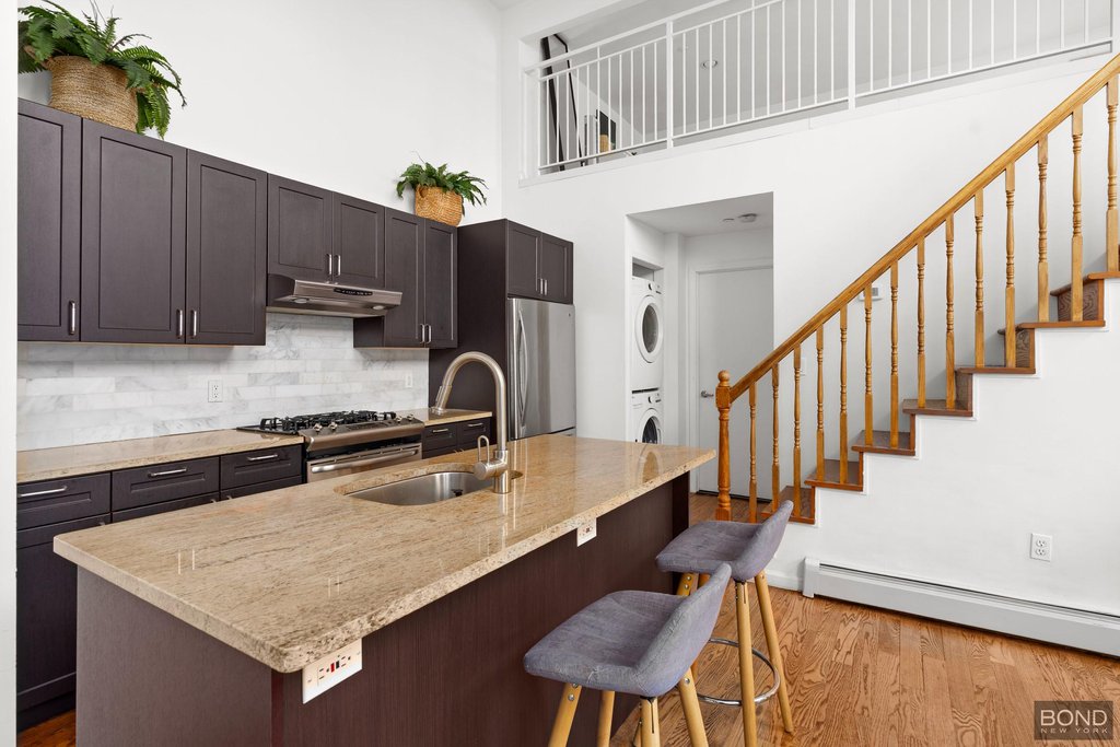 117 Kingsland AVENUE, Unit 3B photo 3