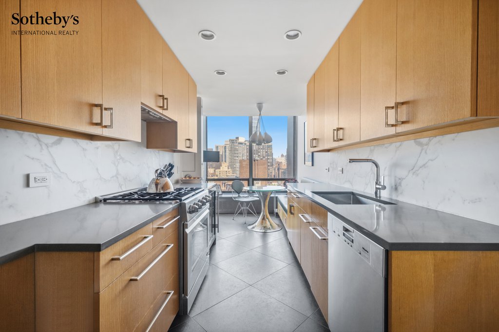 870 United Nations Plaza, Unit 23B photo 7