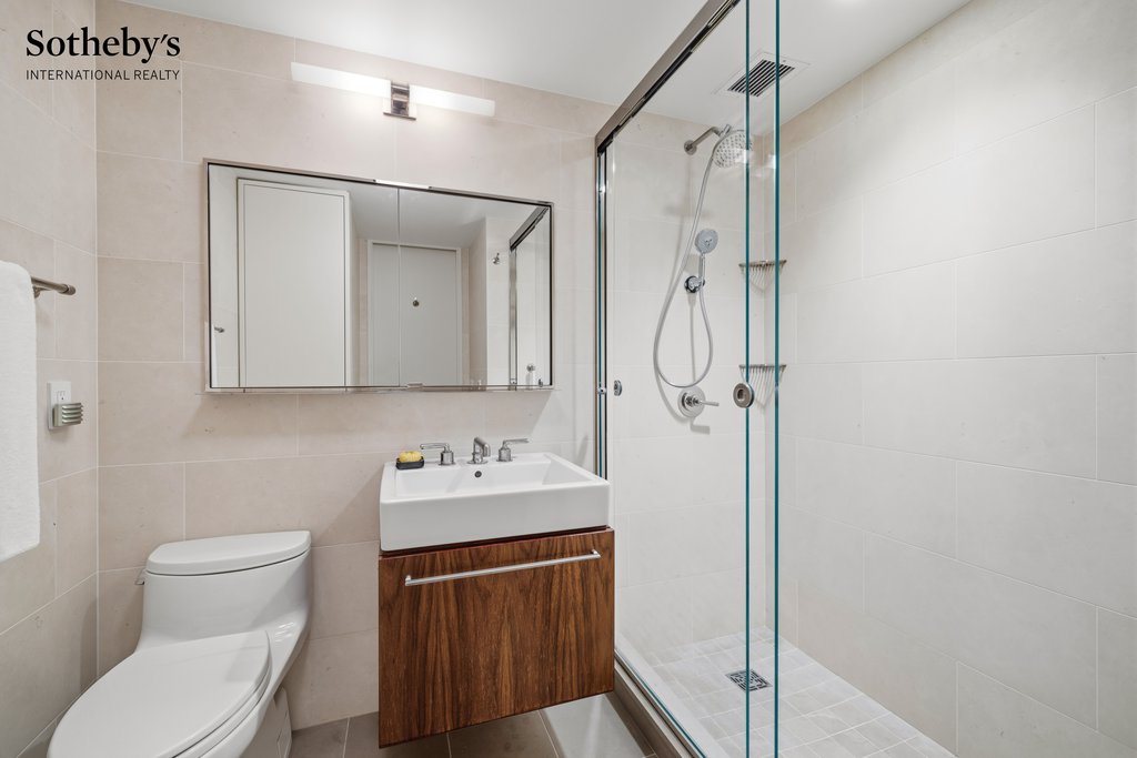 870 United Nations Plaza, Unit 23B photo 15