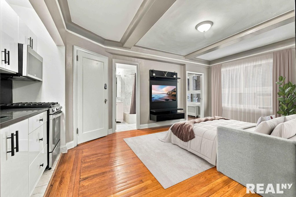 227 East 57th Street, Unit 6E photo 2