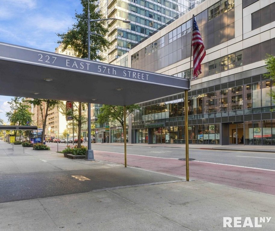 227 East 57th Street, Unit 6E photo 5