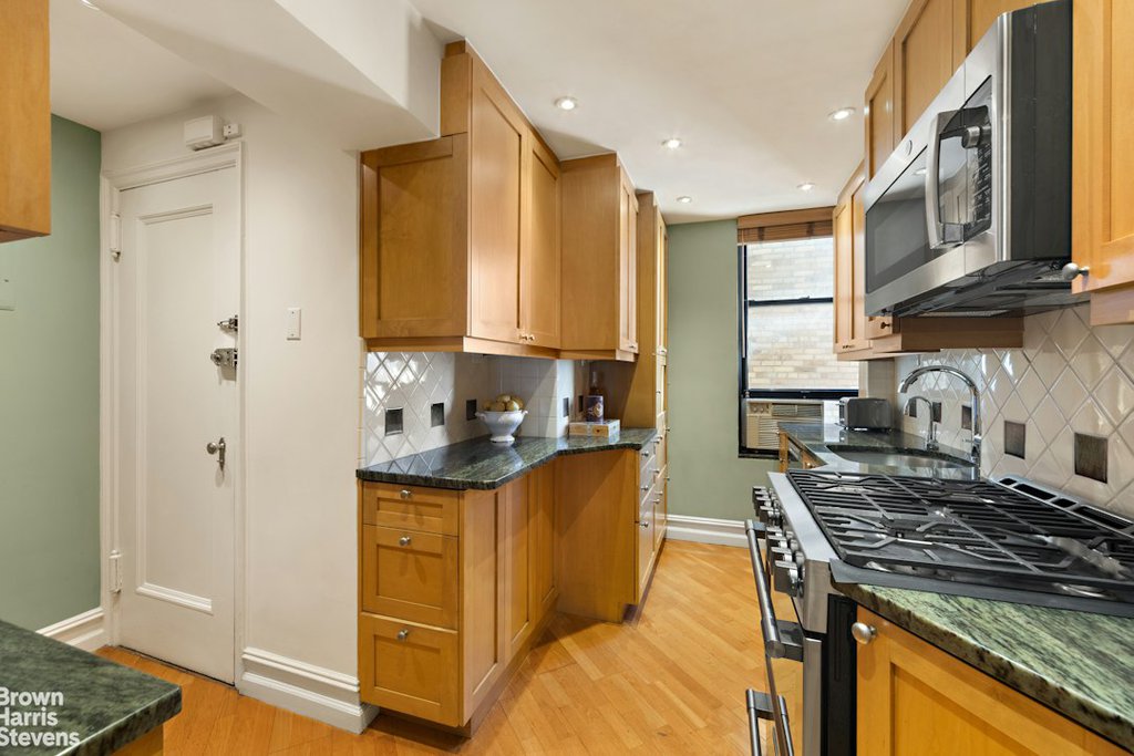 200 West 86th Street, Unit 17H photo 3