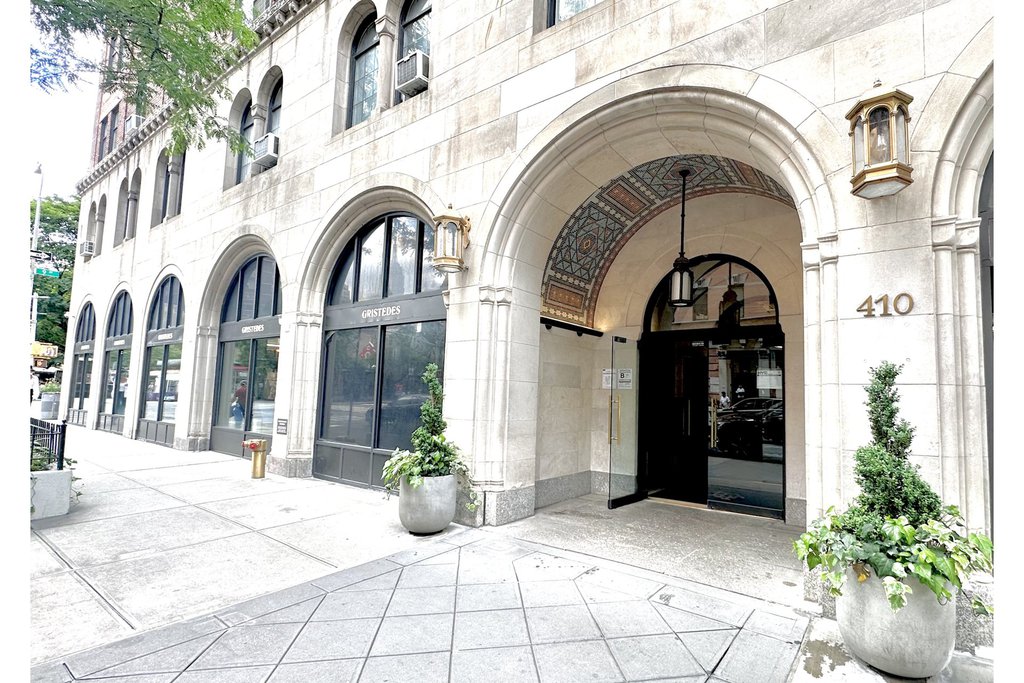 410 West 20th Street, Unit 15J
