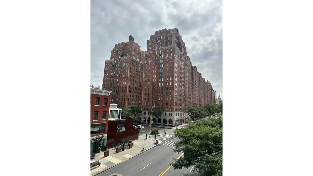 410 West 20th Street, Unit 15J photo 2