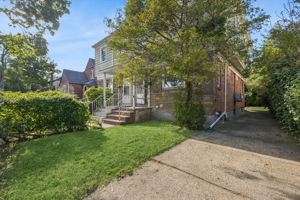146-17 Delaware Avenue – For Sale