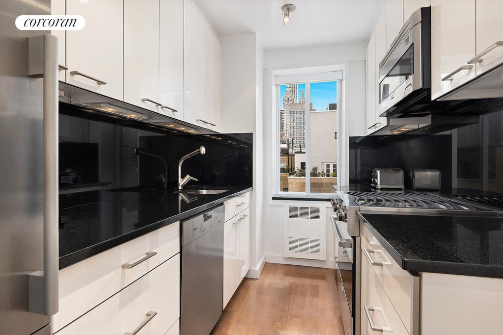 30 East 65th Street, Unit 15A photo 9