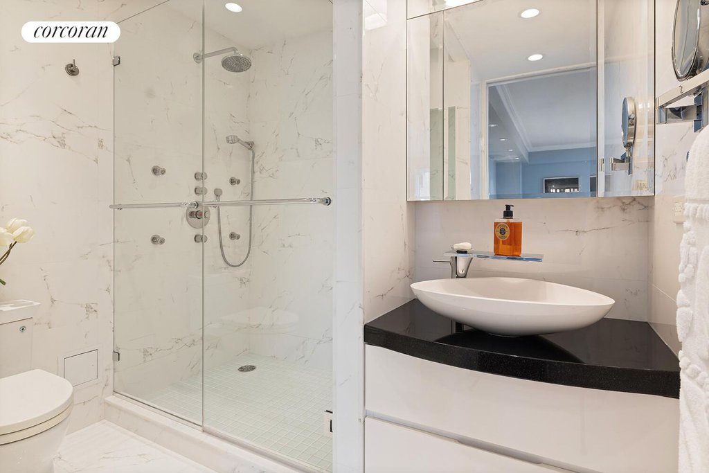 30 East 65th Street, Unit 15A photo 11