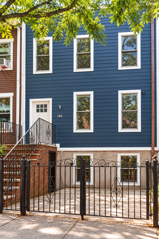 144 11th Street – For Sale