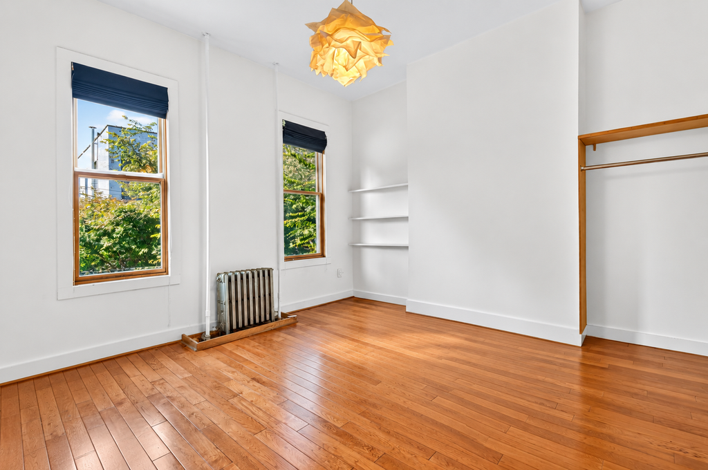 144 11th Street – For Sale photo 10