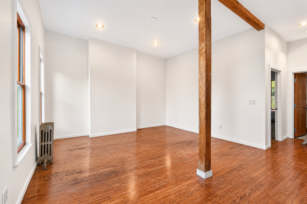 144 11th Street – For Sale photo 14