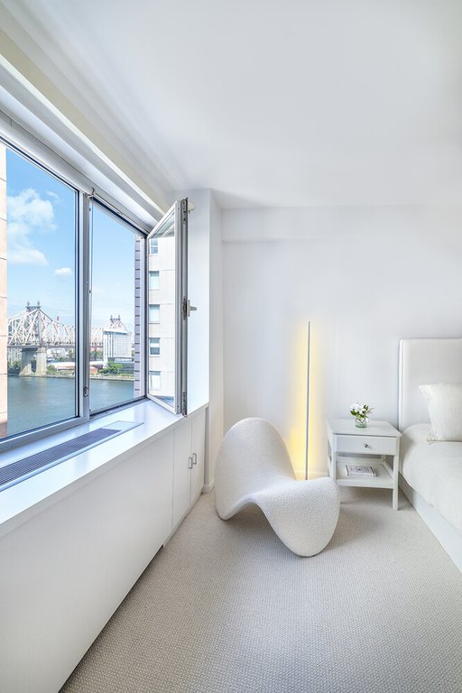 45 Sutton Place South, Unit 15C photo 8