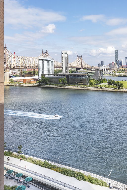 45 Sutton Place South, Unit 15C photo 9