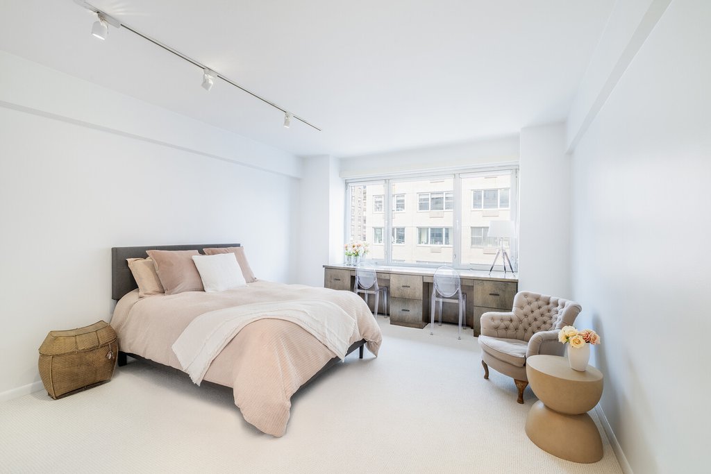 45 Sutton Place South, Unit 15C photo 11