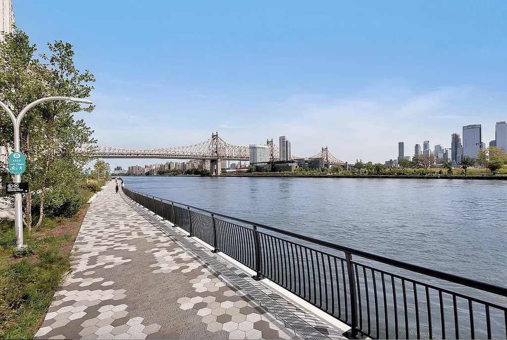 45 Sutton Place South, Unit 15C photo 16