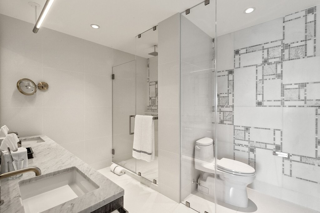 1 City Point, Unit 37E photo 6