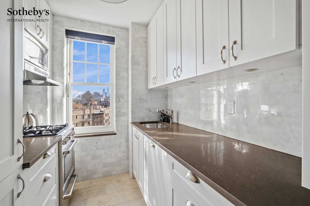 299 West 12th Street, Unit 9F photo 4