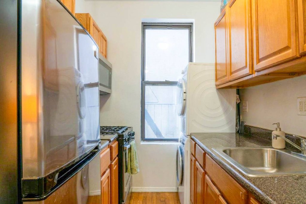 401 West 47th Street, Unit 5 photo 13