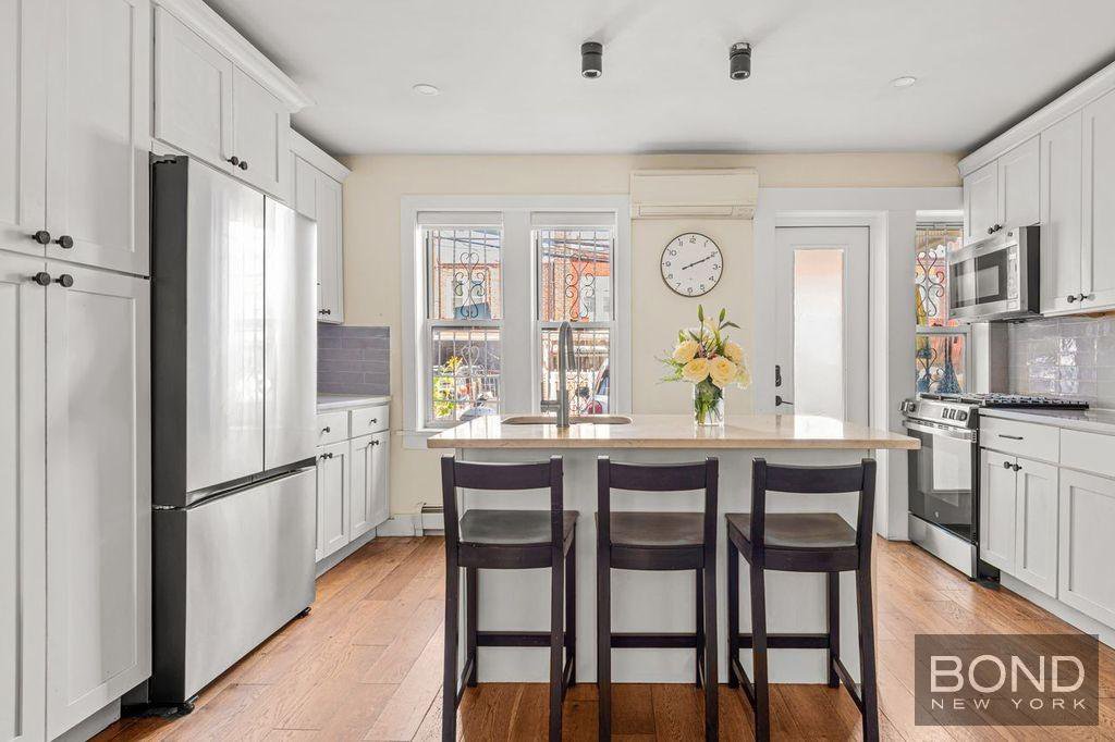 9 Palm Court – For Sale photo 2