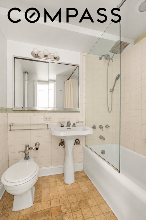 25 Tudor City Place, Unit 323 photo 8