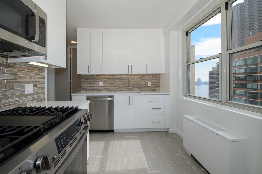 300 East 40th Street, Unit 26R