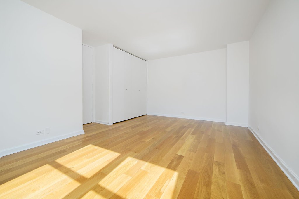 300 East 40th Street, Unit 26R photo 9
