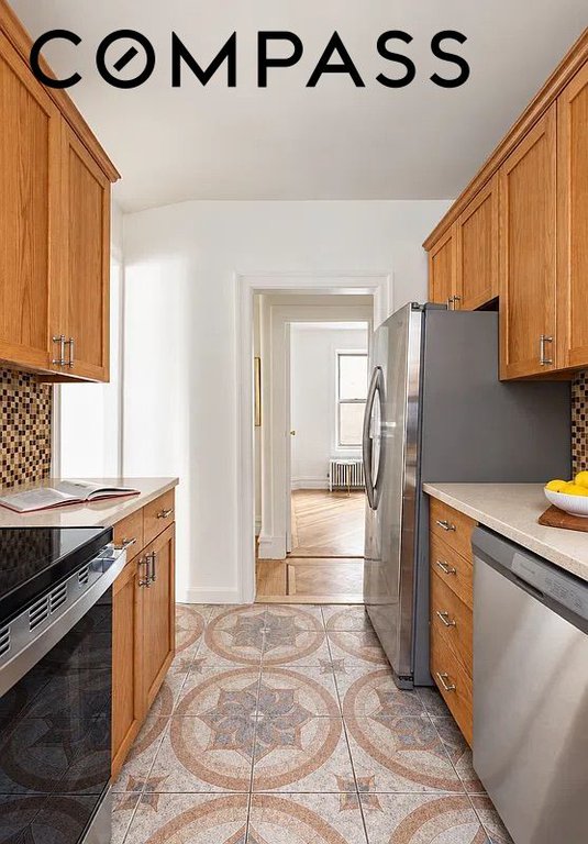 2022 Beverley Road, Unit 6 photo 11