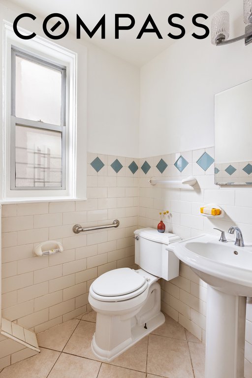 2022 Beverley Road, Unit 6 photo 18