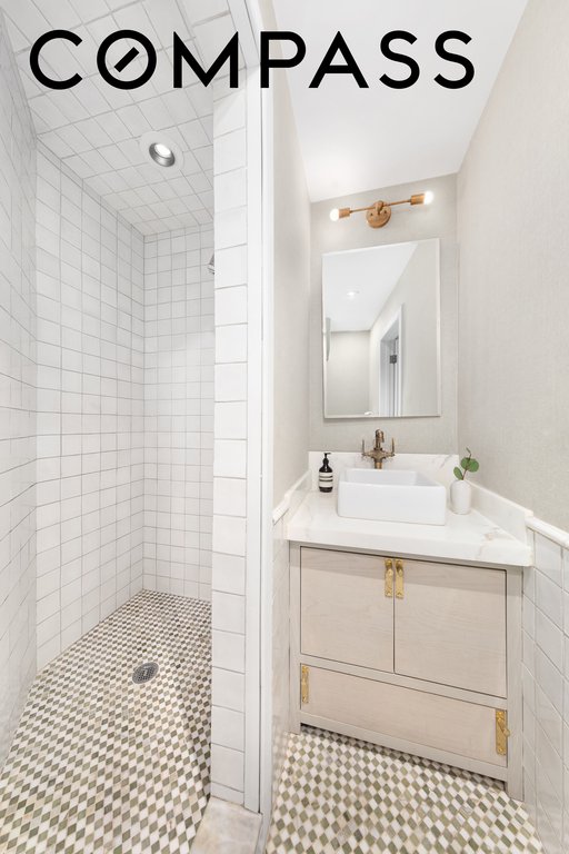 38-50 West 9th Street, Unit 3 photo 11