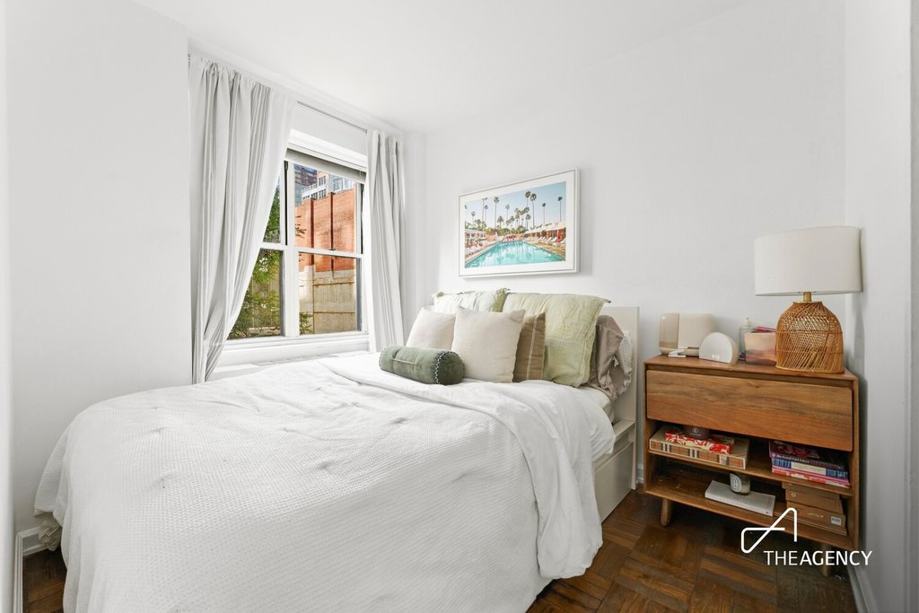 150 East 61st Street, Unit 5K photo 3