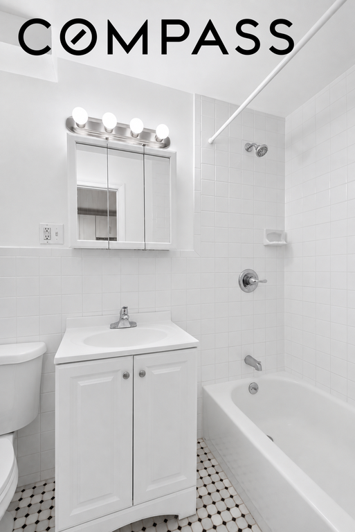 156 Willoughby Avenue – For Sale photo 8
