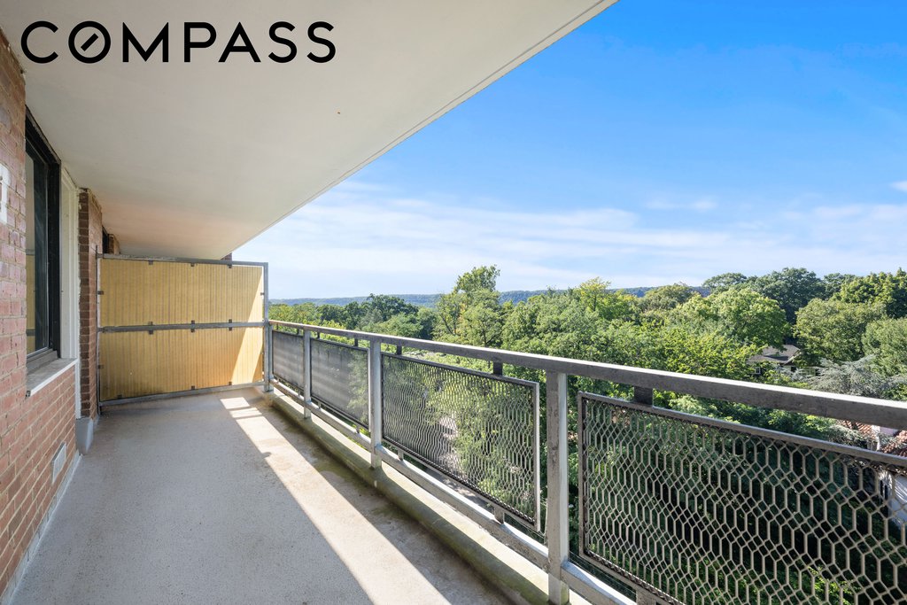 4901 Henry Hudson Parkway West, Unit 8M photo 4