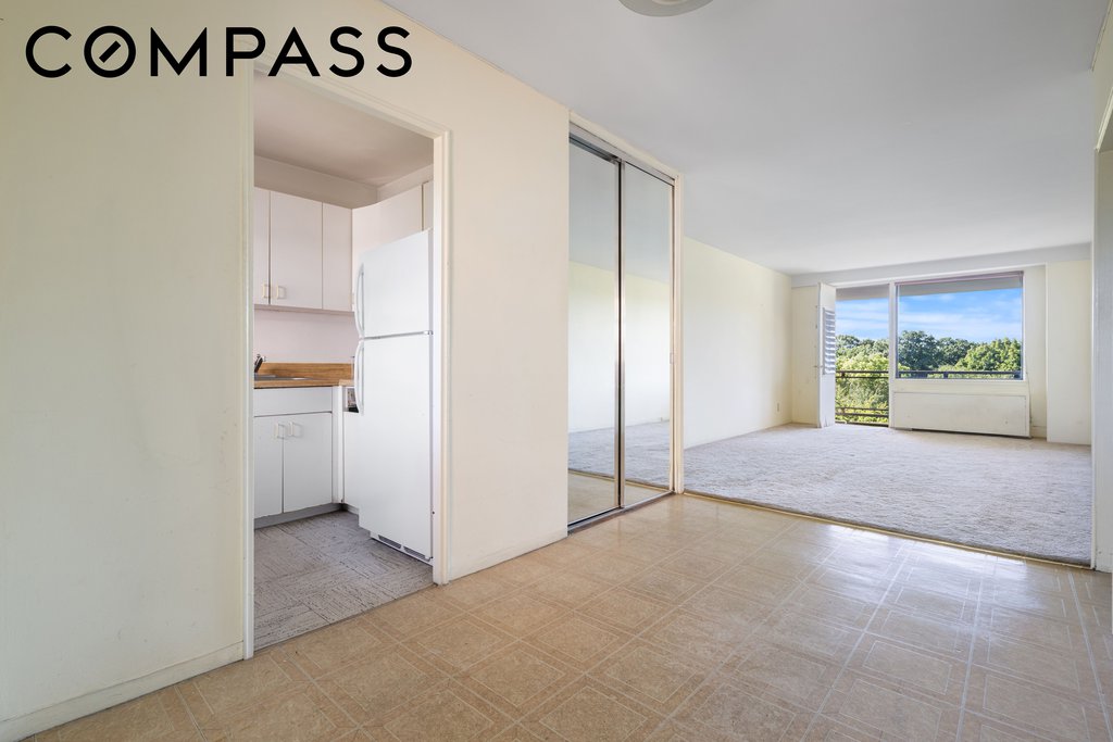 4901 Henry Hudson Parkway West, Unit 8M photo 6
