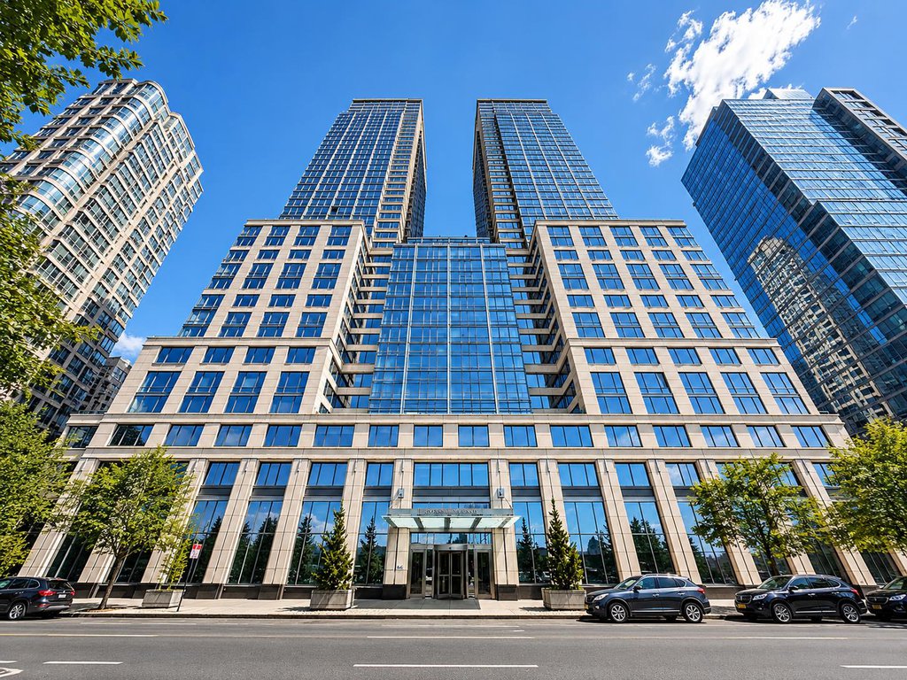 80 Riverside Boulevard, Unit 15A photo 11