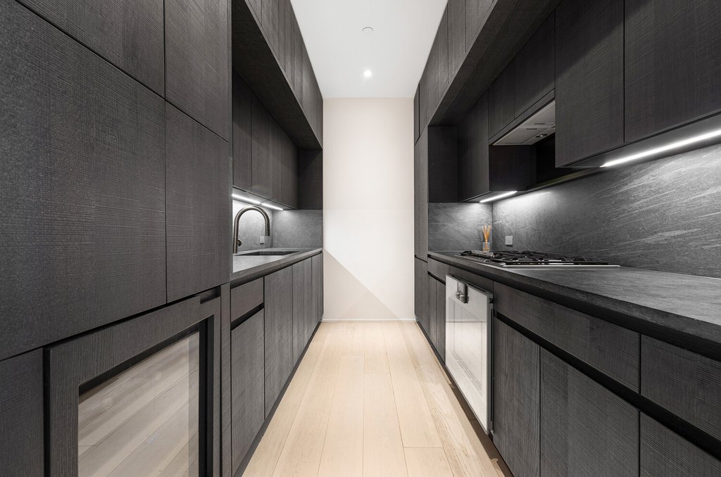 130 William Street, Unit 21B photo 3