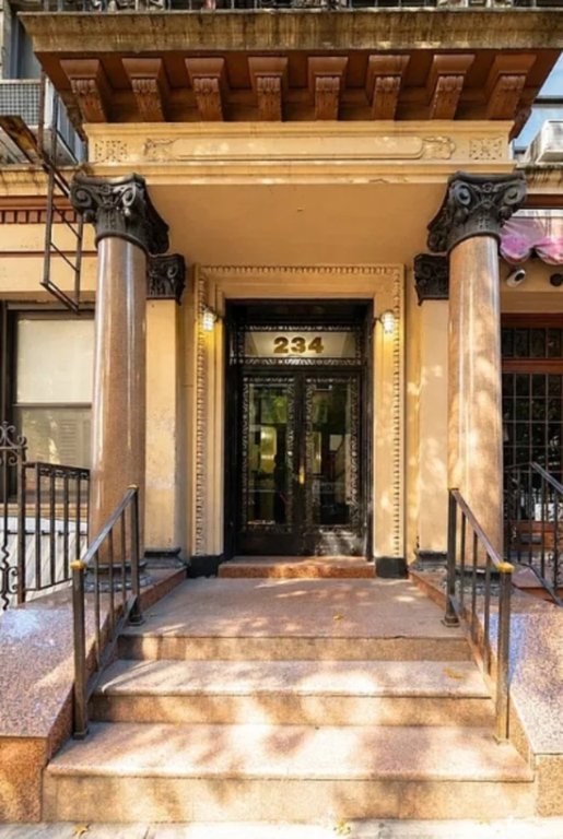 234 East 50th Street, Unit 2E photo 3