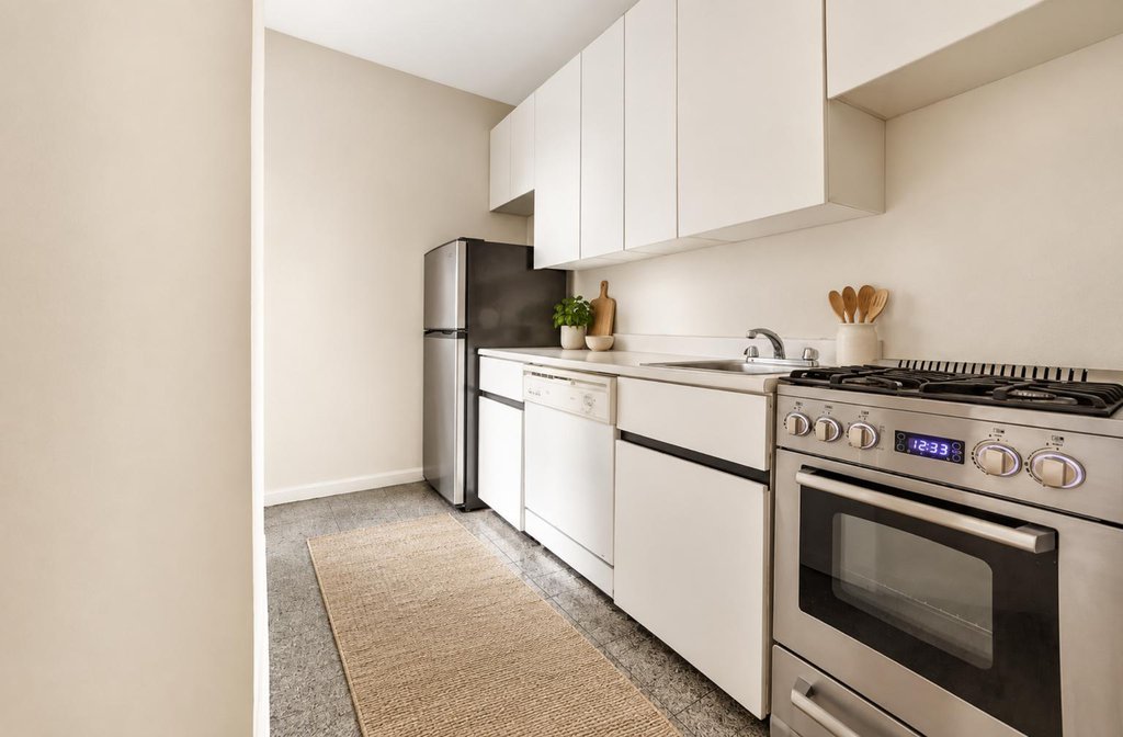 234 East 50th Street, Unit 2E photo 5