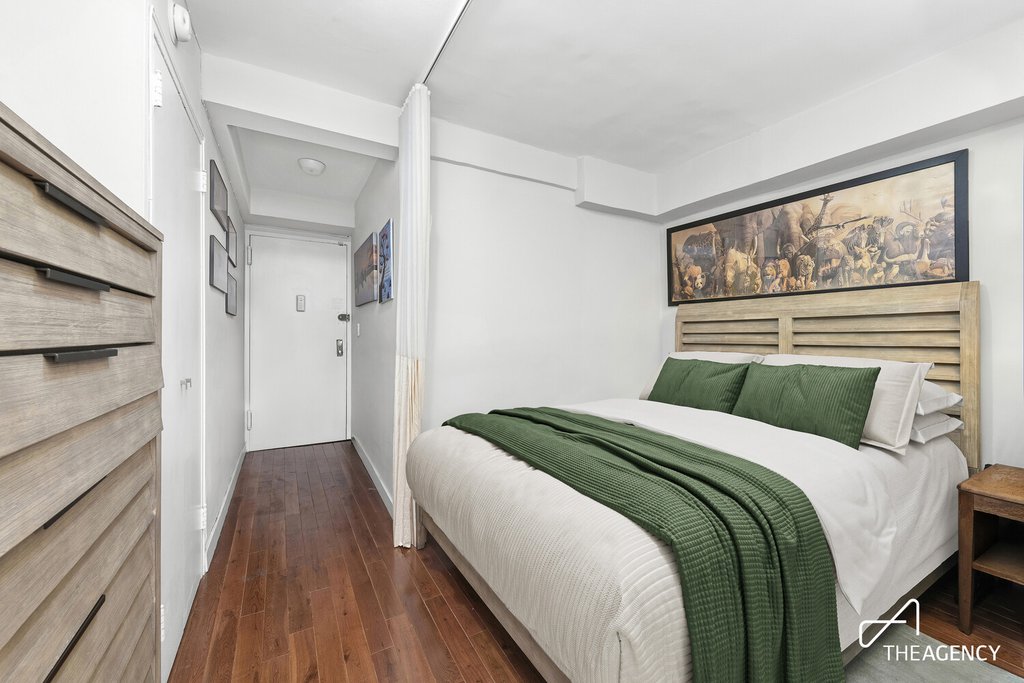 321 East 45th Street, Unit 10A