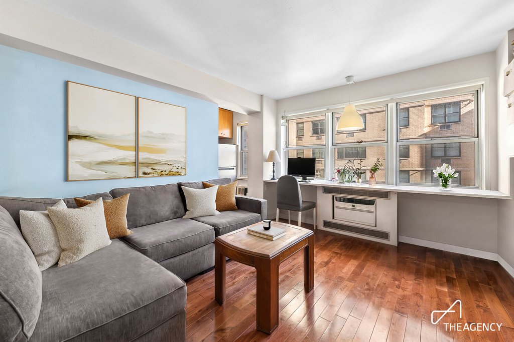 321 East 45th Street, Unit 10A photo 3