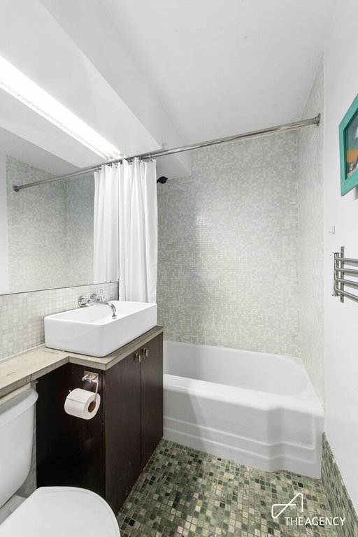 321 East 45th Street, Unit 10A photo 5