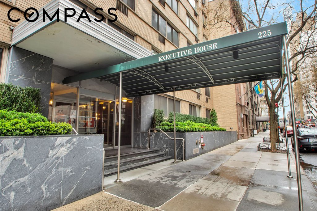 225 East 46th Street, Unit 12G photo 17