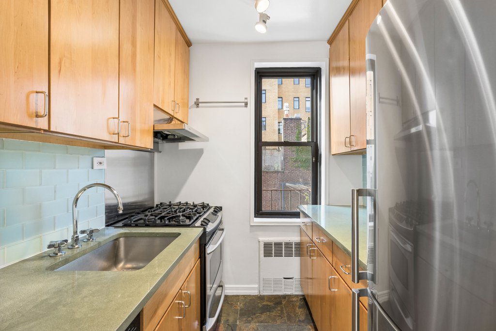 100 West 12th Street, Unit 5A