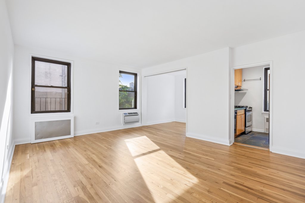 100 West 12th Street, Unit 5A photo 6