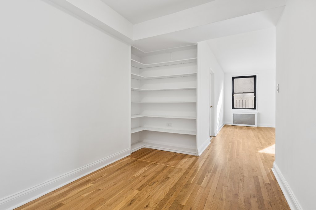 100 West 12th Street, Unit 5A photo 8