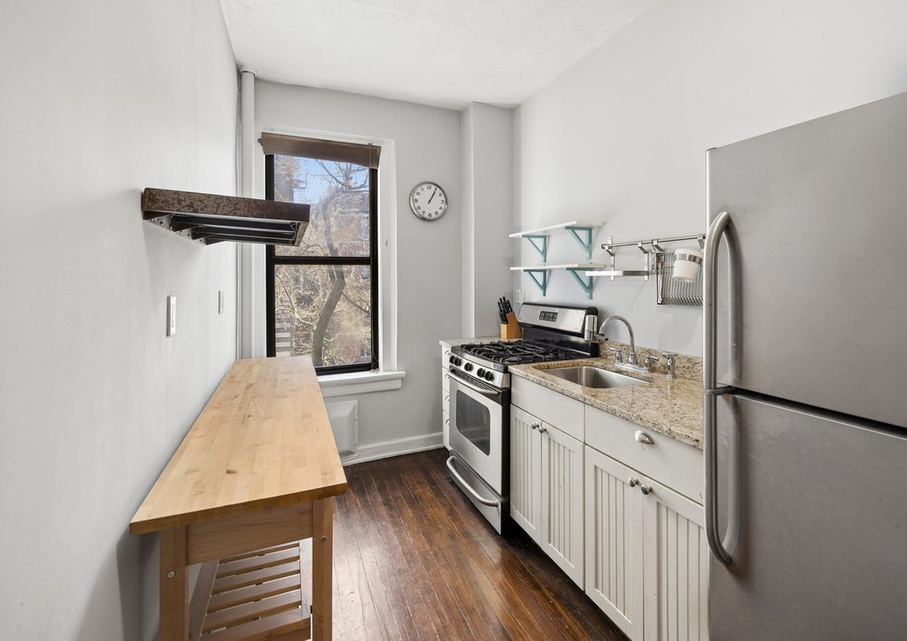 860 West 181st Street, Unit 44 photo 3