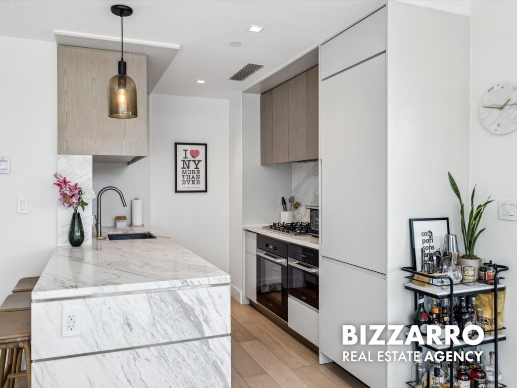 208 Delancey Street, Unit 8F photo 3