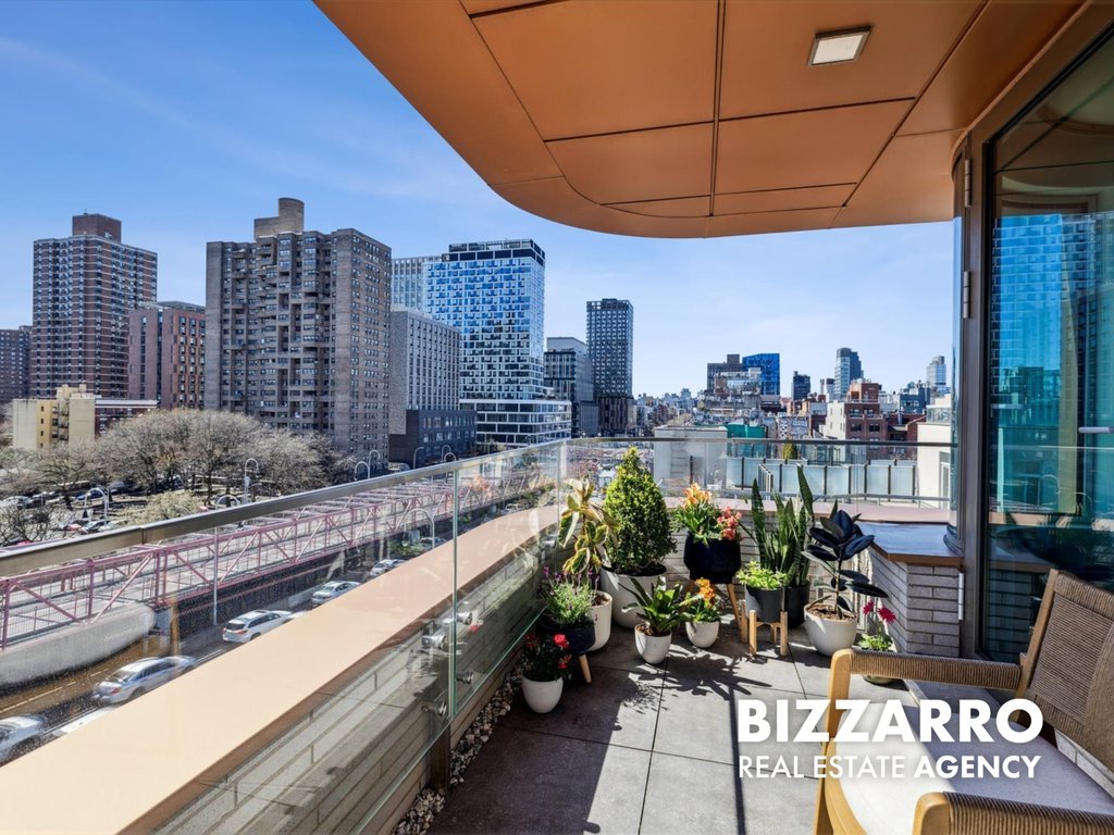 208 Delancey Street, Unit 8F photo 4