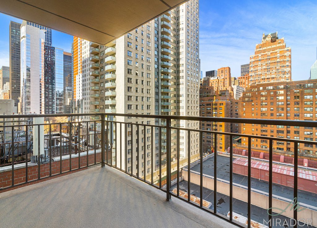 330 East 39th Street, Unit 14D photo 2
