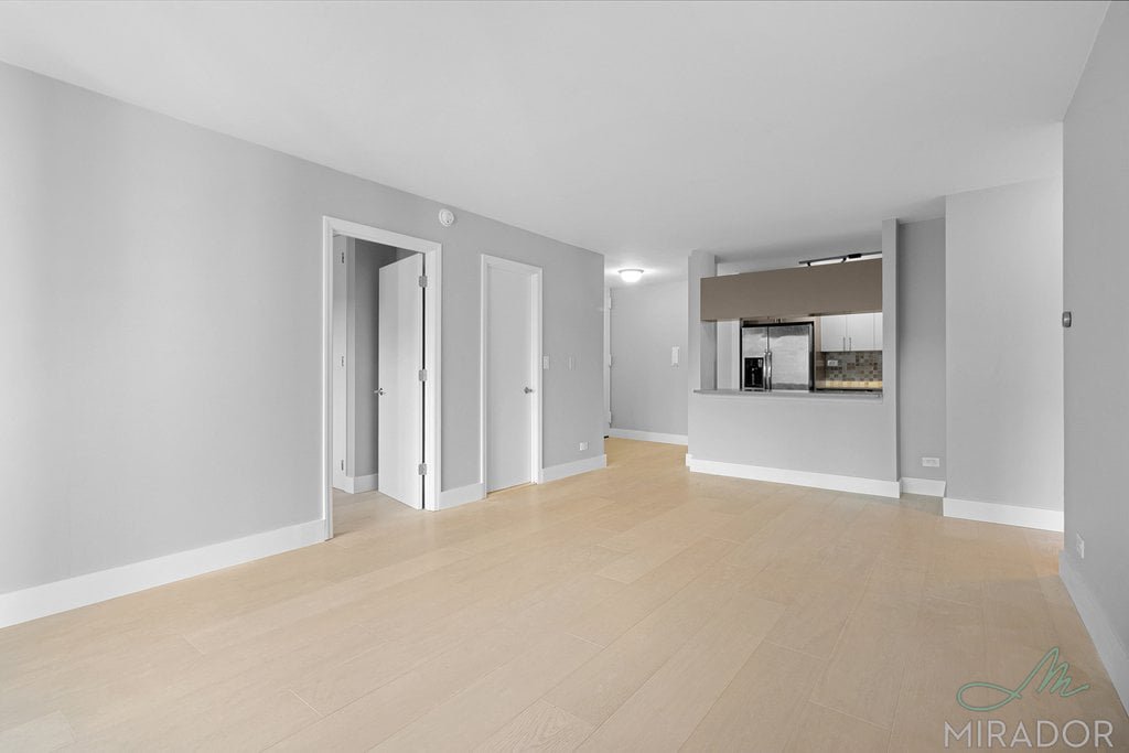 330 East 39th Street, Unit 14D photo 3